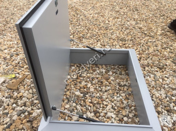Серый люк на крышу Л-104 - купить от производителя Мосдвери Серый люк на крышу Л-104